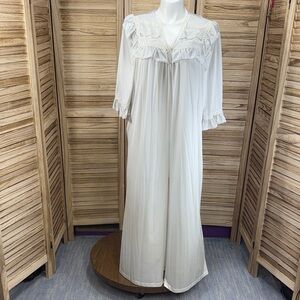 Henson Kickernick Elegant White Lace Trim Nightgown Long Sleeve Vintage Size L